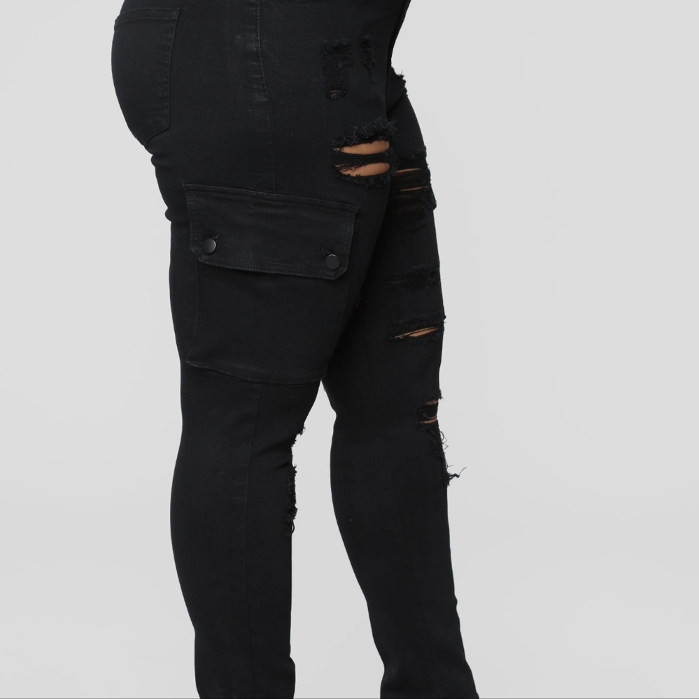 NWT Fashion Nova Black Distressed Cargo Jeans | High Waist Skinny | Edgy Street - Picture 3 of 6